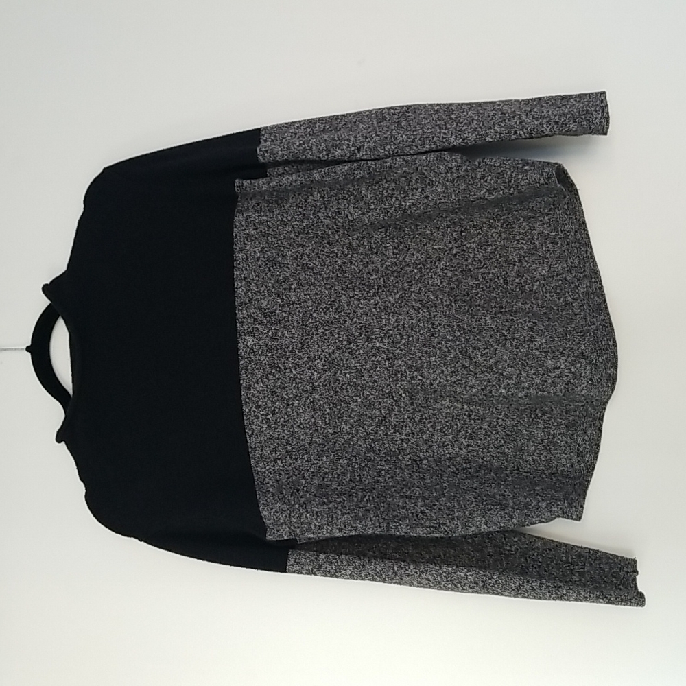 Old Navy Two-Toned Crew Neck Sweater (Size Small)